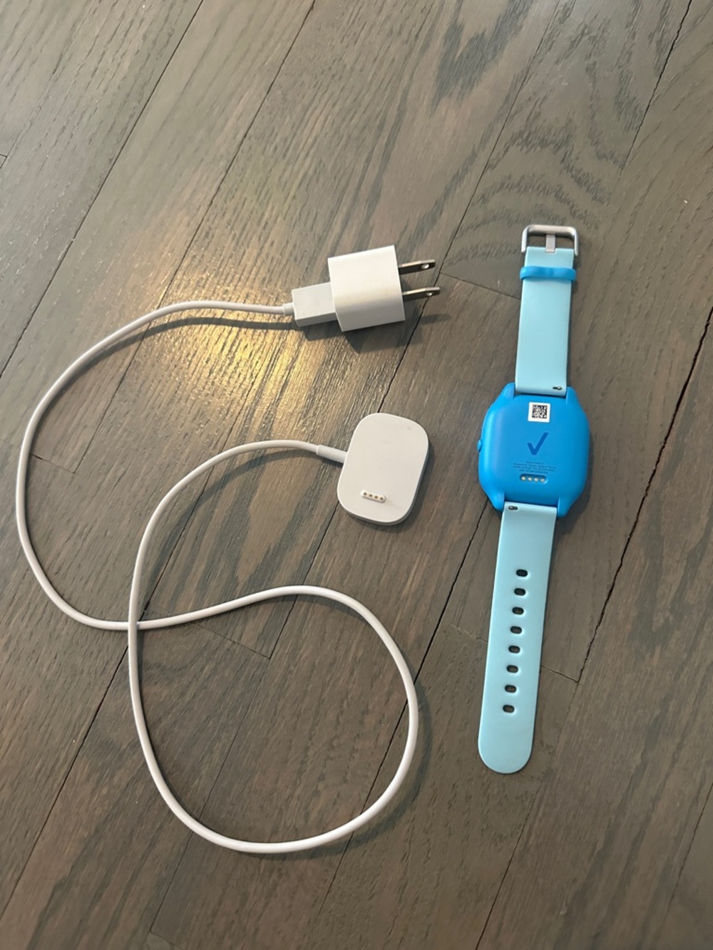 Gizmo Watch 3 - Verizon w charger - Picture 2 of 2